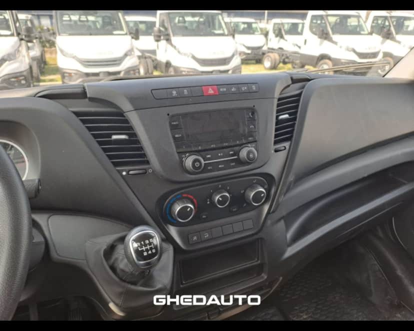 IVECO DAILY 35C14 2.3 BOX CON SPONDA CARICATRICE — foto 14 di 18