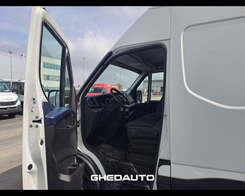 IVECO DAILY 35S16 PASSO LUNGO — foto 9 di 16