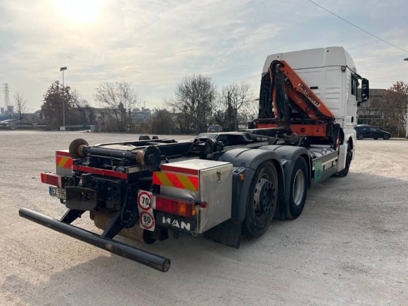 MAN TGX 26.480 SCARRABILE CON GRU DIETRO CABINA — foto 6 di 9