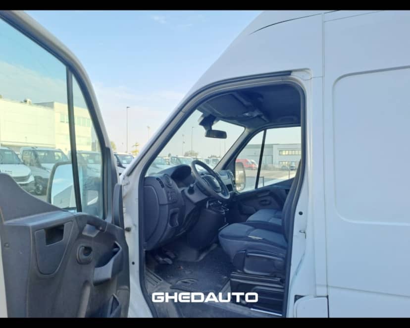 RENAULT MASTER FURGONE — foto 9 di 18