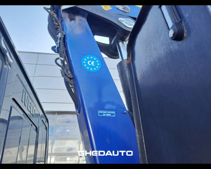 IVECO EUROCARGO 180E28 CON GRU PM E CASSONE FISSO — foto 8 di 19