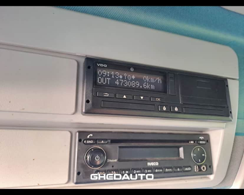 IVECO EUROCARGO 180E28 CON GRU PM E CASSONE FISSO — foto 13 di 19