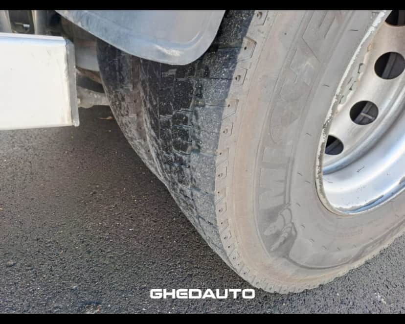IVECO EUROCARGO 180E28 CON GRU PM E CASSONE FISSO — foto 18 di 19