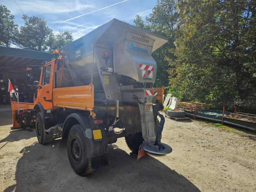 Mercedes Unimog 1400 con lama sgombraneve e spargisale — foto 4 di 10