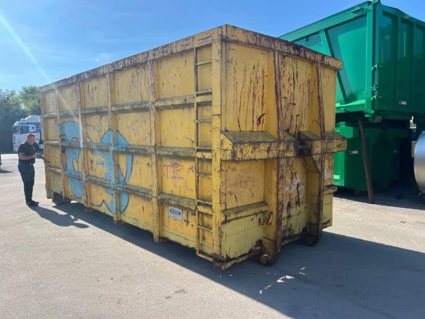 CONTAINER SCARRABILE USATO A CIELO APERTO PER INGOMBRANTI · 6,6 m · 37 m³ · Rif. 26-U-122