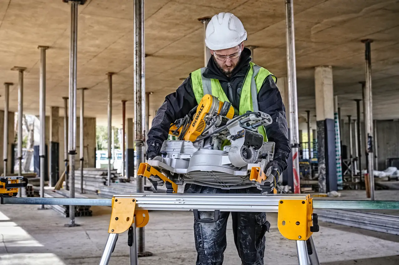DEWAL DE7033-XJ Compact Mitre Saw Workstation thumbnail 2