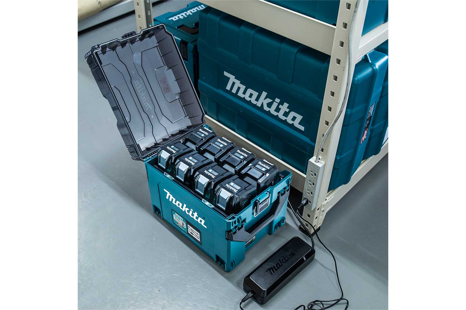 MAKITA BCC01 40Vmax XGT 8-Port Multi Charger thumbnail 2