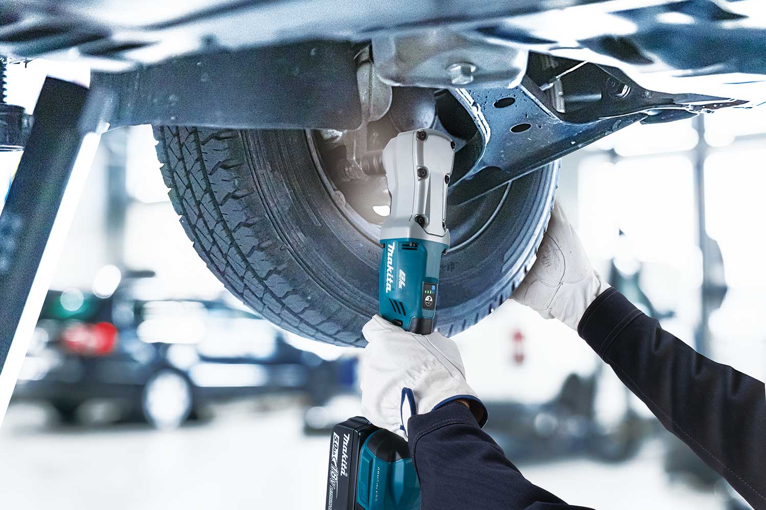 MAKITA DTL300Z 18V LXT Brushless ½" Right Angle Impact Wrench Skin- Friction Ring thumbnail 3