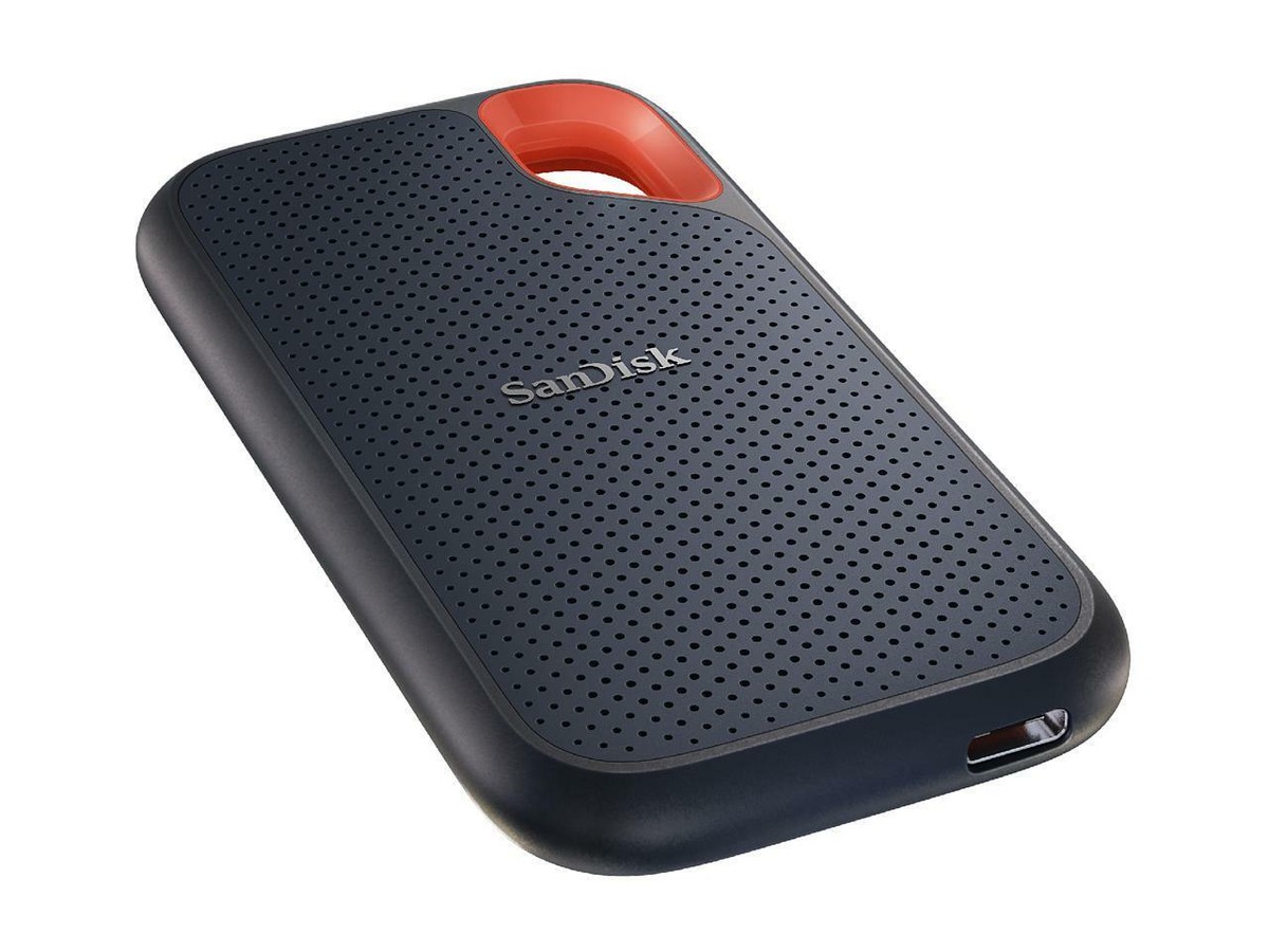 SanDisk 2TB Extreme Portable SSD E61 - Up to 1050MB/s Read, USB 3.2 Gen 2 Type-C Gallery View 2