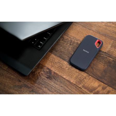 SanDisk 2TB Extreme Portable SSD E61 - Up to 1050MB/s Read, USB 3.2 Gen 2 Type-C Gallery View 5