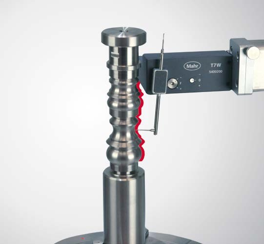 T7W probe tracing a stepped shaft profile
