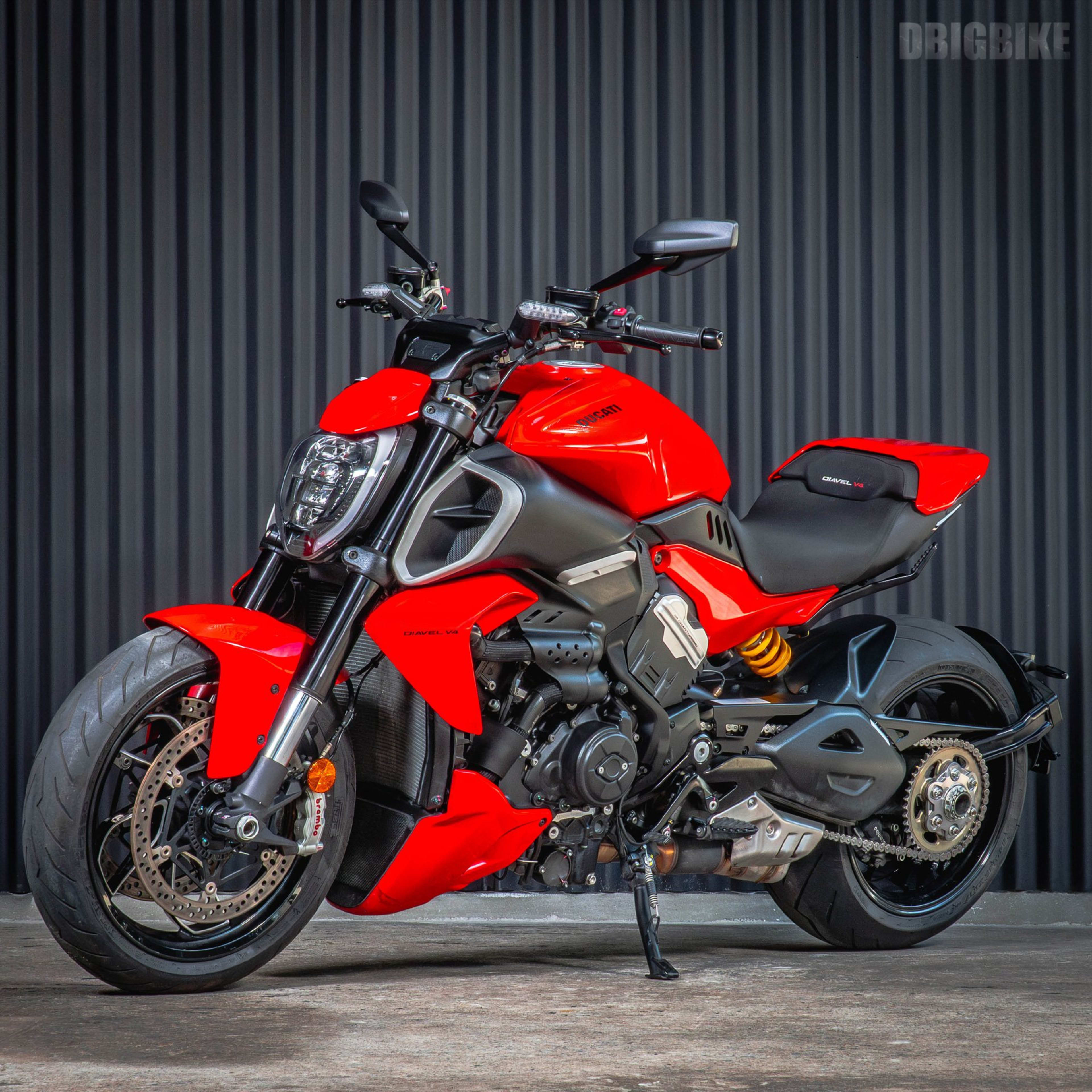 Ducati Diavel V4 thumbnail 2