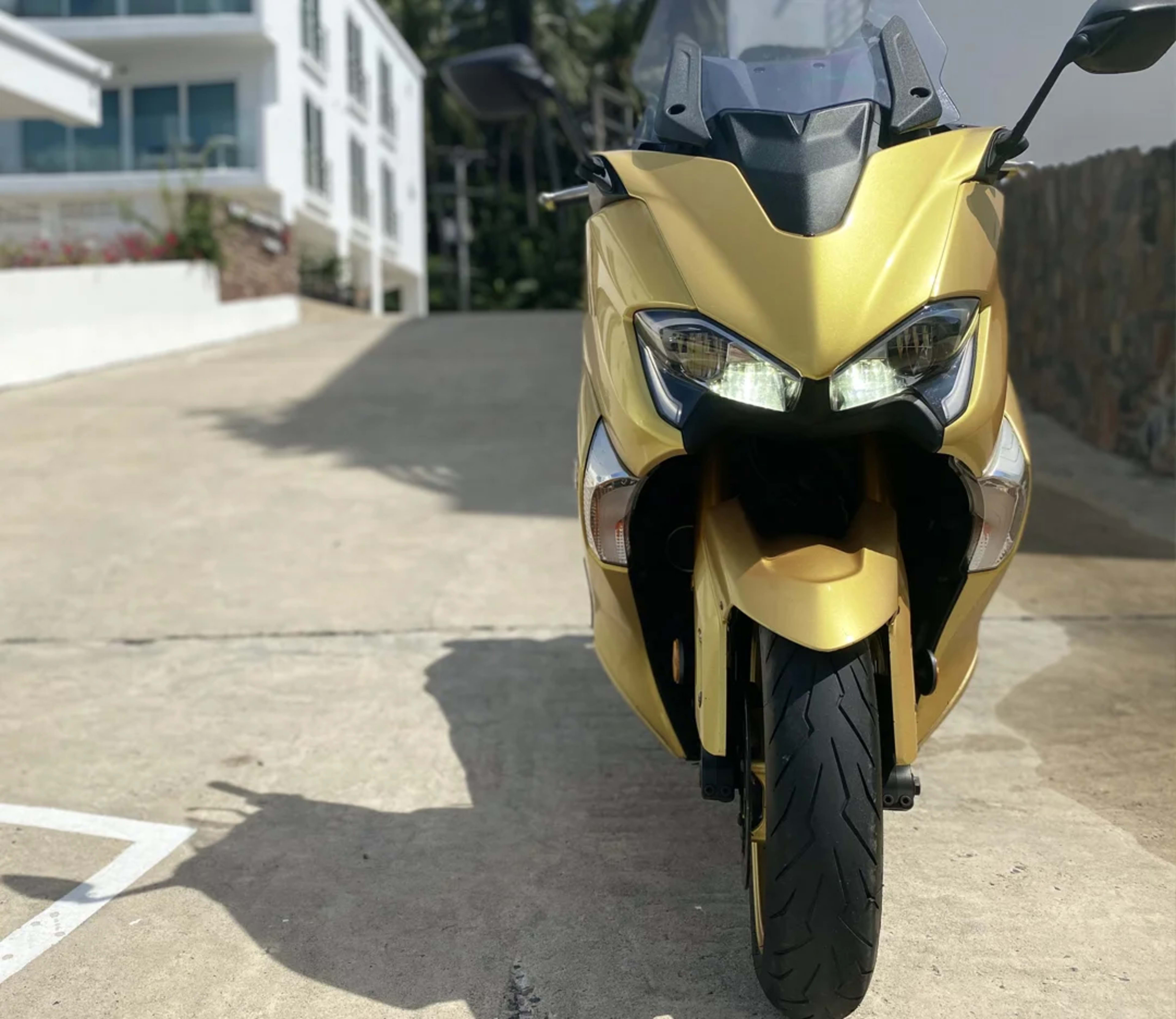 Yamaha TMAX Tech Max thumbnail 3