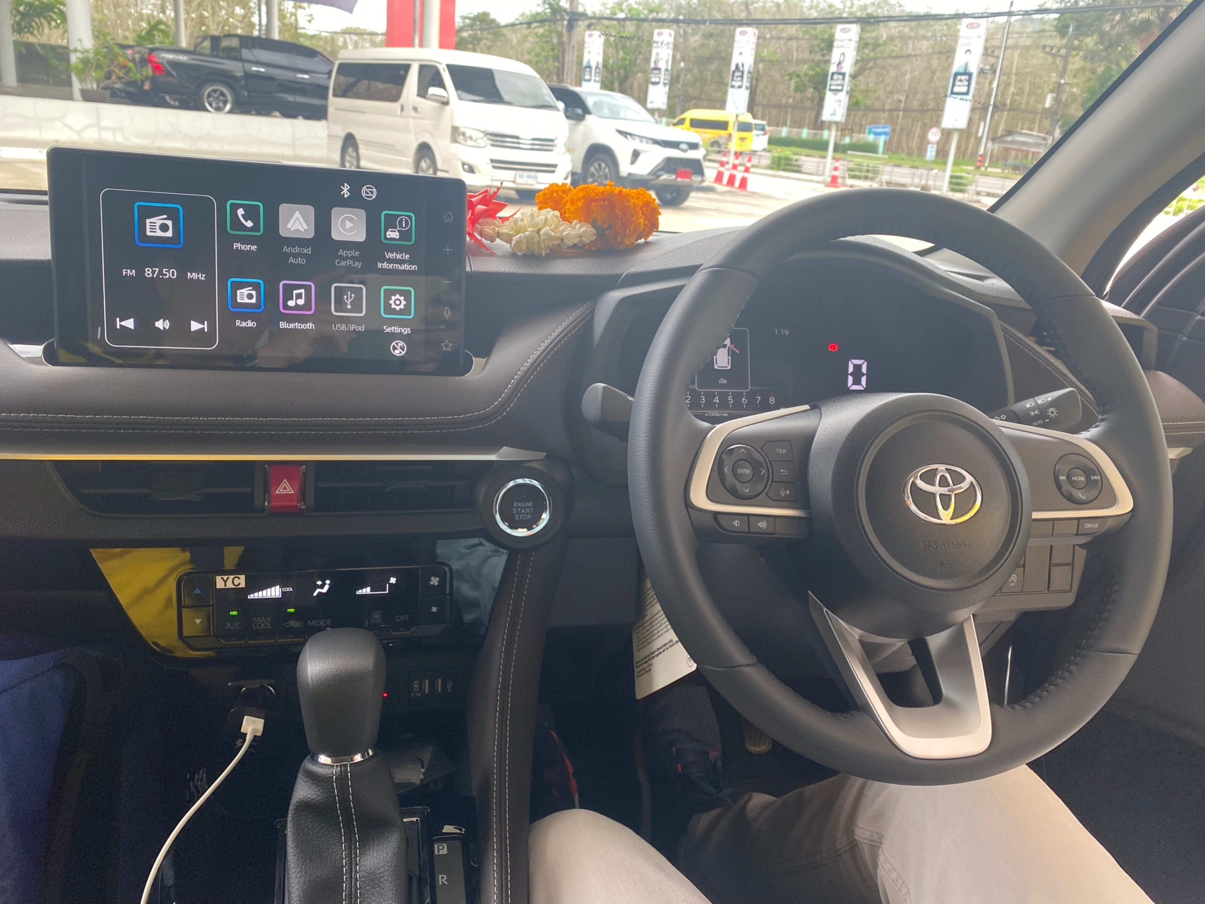 Toyota Yaris thumbnail 8