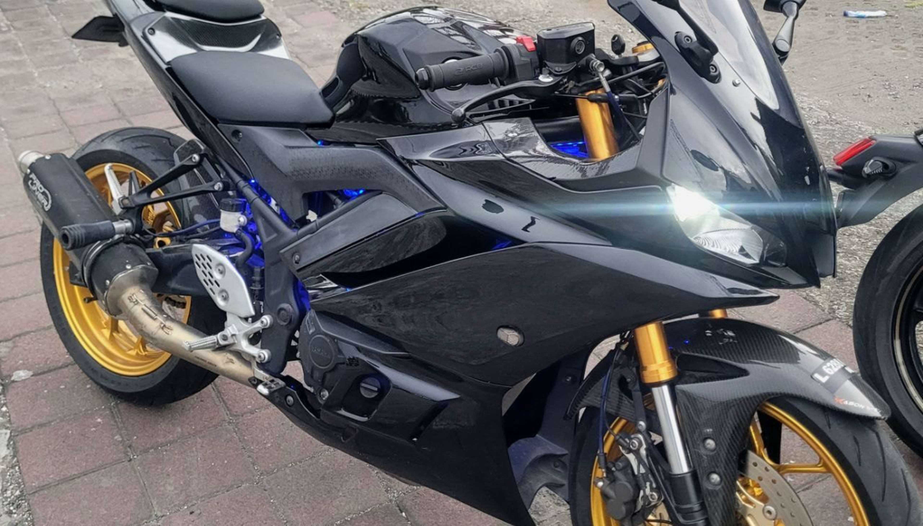 Yamaha R3 thumbnail 4