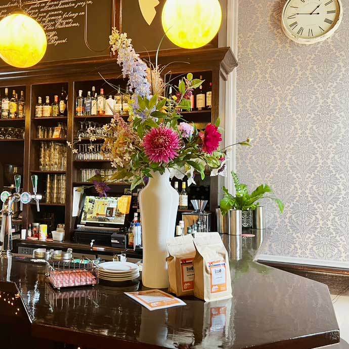 FlowerDutchess Zijden bloemen boeket L fuchsia blauw paars the dutchess vase