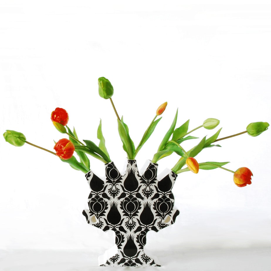 Tulips orange green Lotte van Laatum