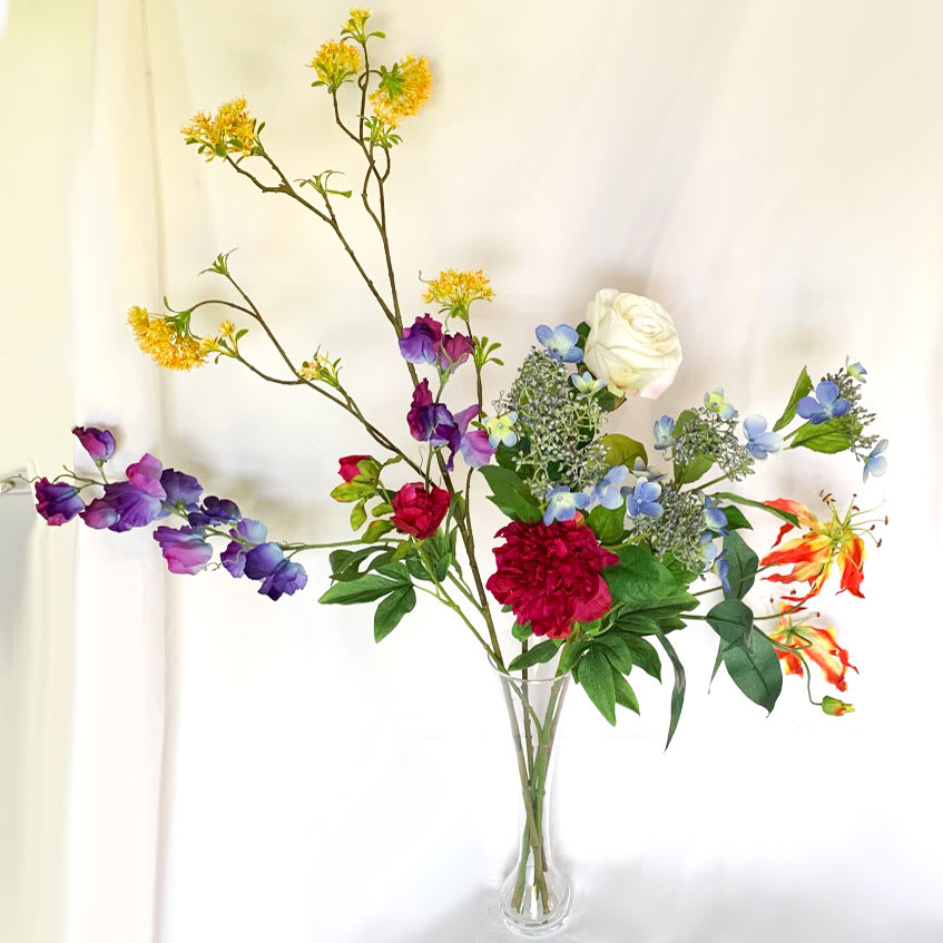 FlowerDutchess kleurrijk boeket gloriosa riddespoor pioen roos rozenbottel lathyrus schermhortensia sm