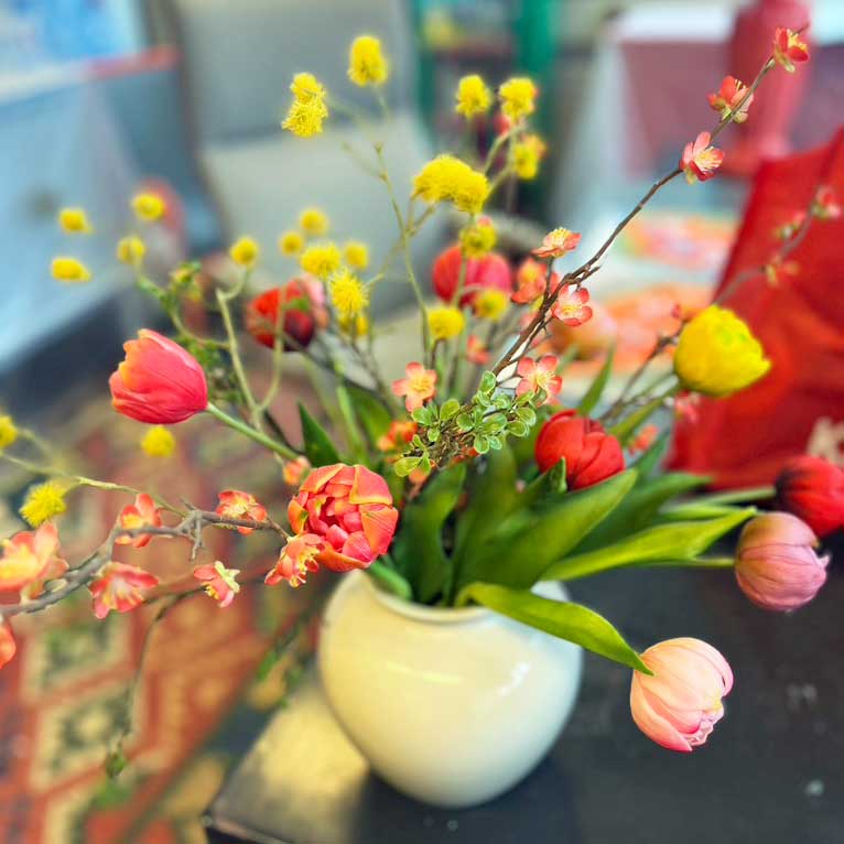 FlowerDutchess kunstbloem kersenbloesem tak 50cm zalm oranje roze in boeket