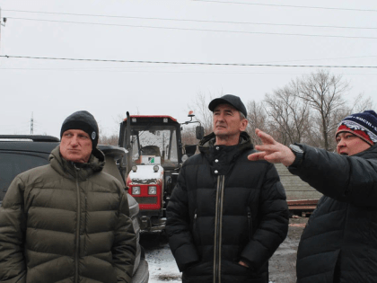 Делегация Ленобласти оценила качество ремонта дорог в Енакиево