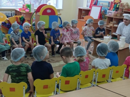 Гатчинские дошкольники узнали, как готовят сыр