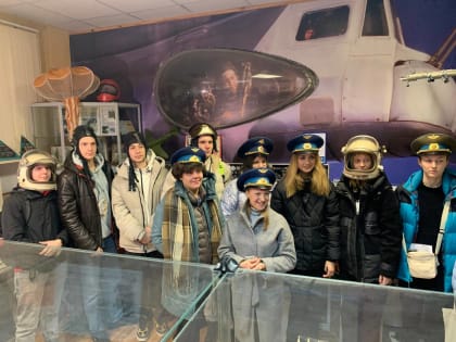 Первокурсники Санкт-Петербургского университета посетили Гатчинский музей истории военной авиации