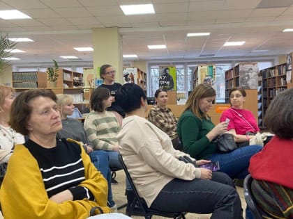 Авторка и лекторка* Таня Коврижка говорила с гатчинскими читателями о женской прозе