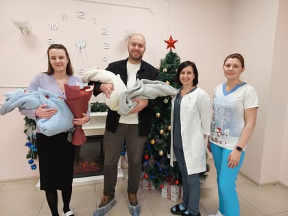 Ленинградские медики помогли появиться на свет тройне в семье Ивановых из Кудрово