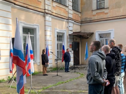 Сотрудники районного Дворца культуры проводили призывников на военную службу