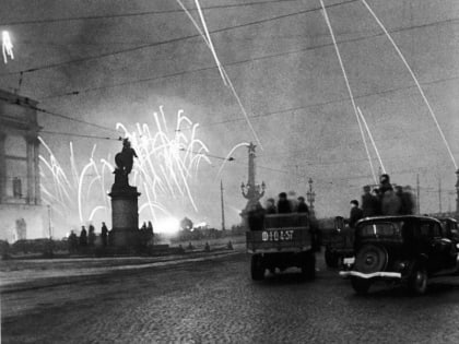 Тематическая выставка к 80-летию прорыва и полного снятия блокады Ленинграда