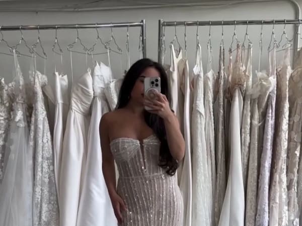 Elegantly Timeless Wedding Dress