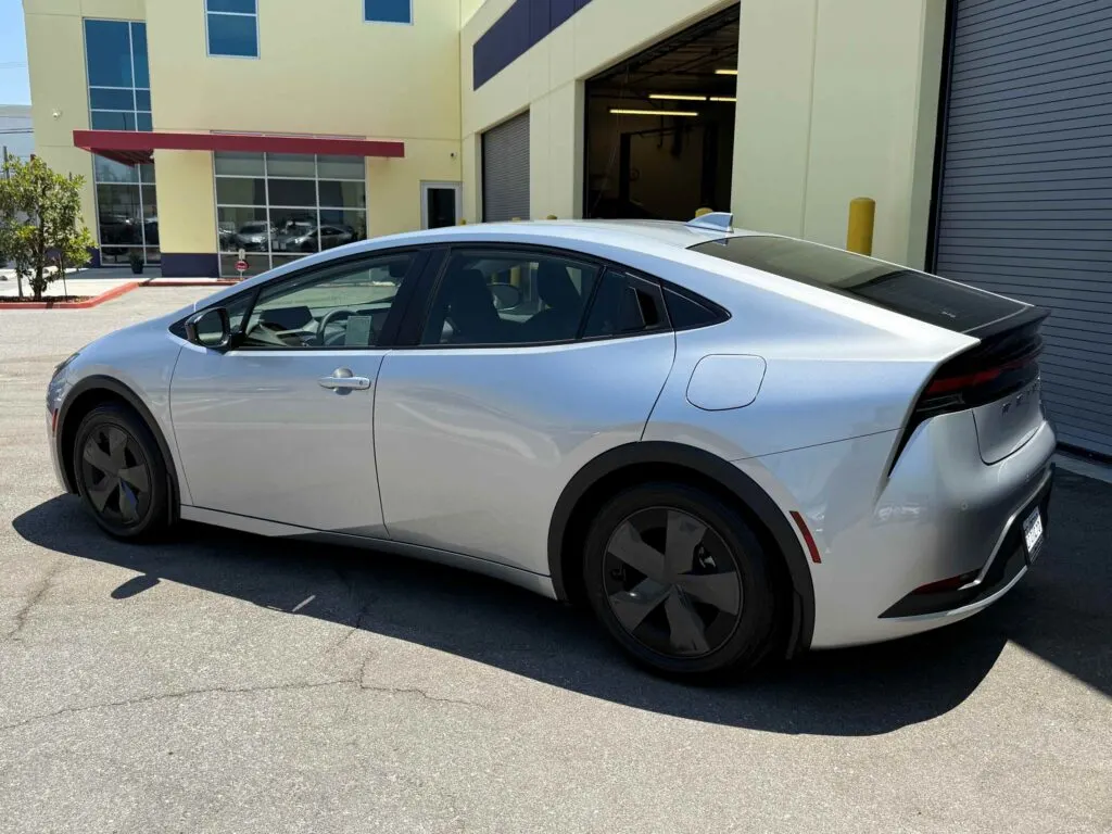 2025 TOYOTA PRIUS LE