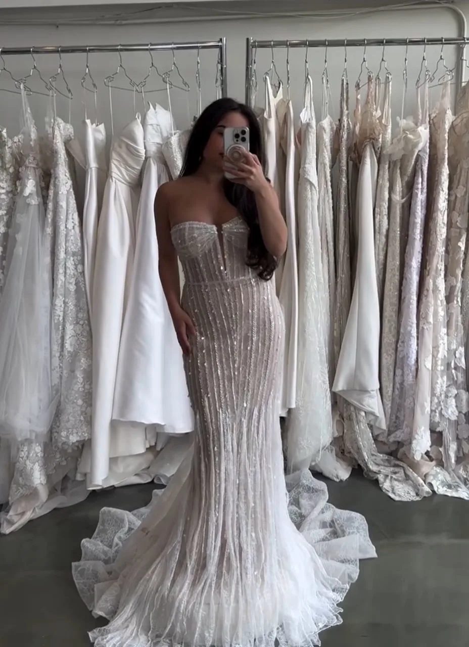 Elegantly Timeless Wedding Dress