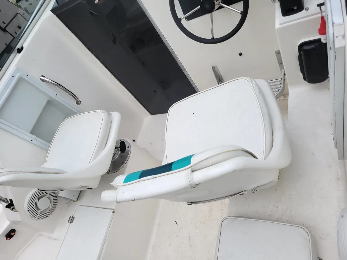 Aquasport 215 Explorer Yamaha 225hp outboard