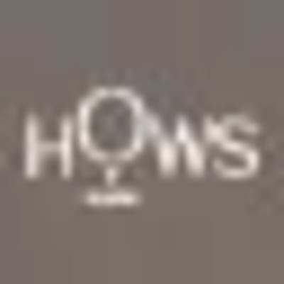 How's Catering logo