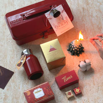 Festive Red Essentials Gift Set