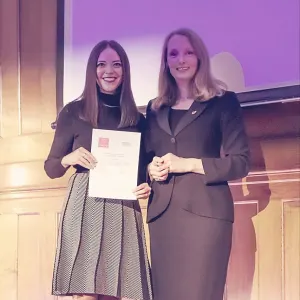 Michelle Razo, Upper Limb and Hand Injuries Expert Witness receiving the Cardiff University Bond Solon Expert Witness Certificate in 2023
