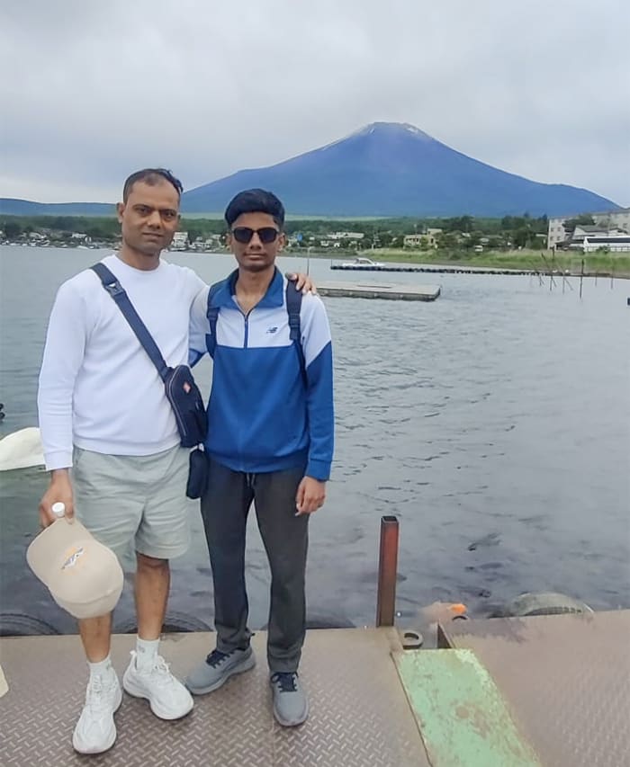 netra and nitish infront of mount fuji hakune japan