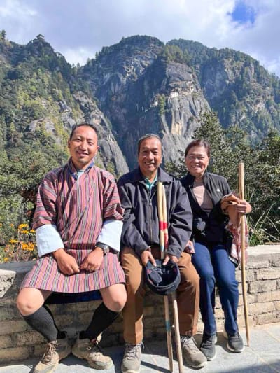 tigernest hike with bhutanese guide glwznl