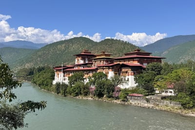Punakha Dzong Pungthang Dechen with river view ereutw
