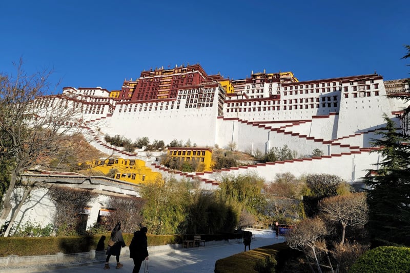 Potala Palace in Tibet cubkbj