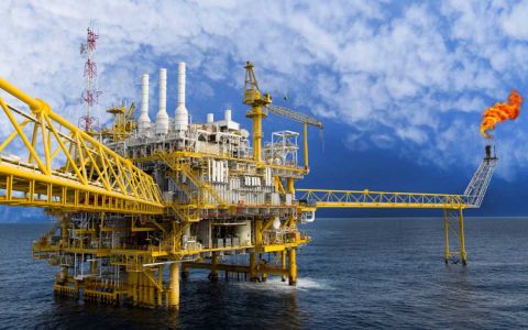 El petróleo estadounidense cayó a su nivel más bajo