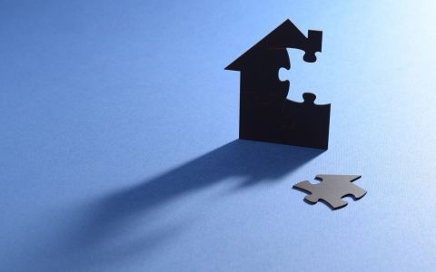 Acusan a Facebook de violar ley de vivienda justa