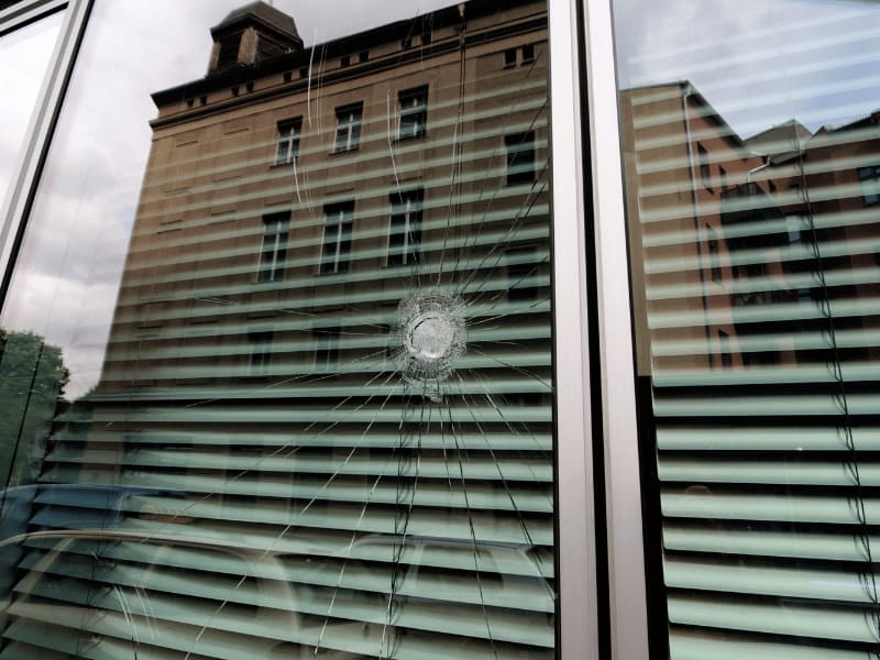 How to Fix Cracked Window Glass in Your Home - Bravo Glazing - Sydney ...