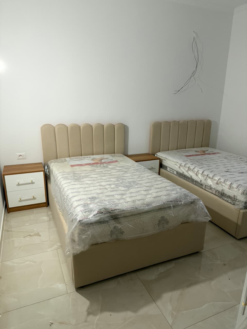 Krevat Modern