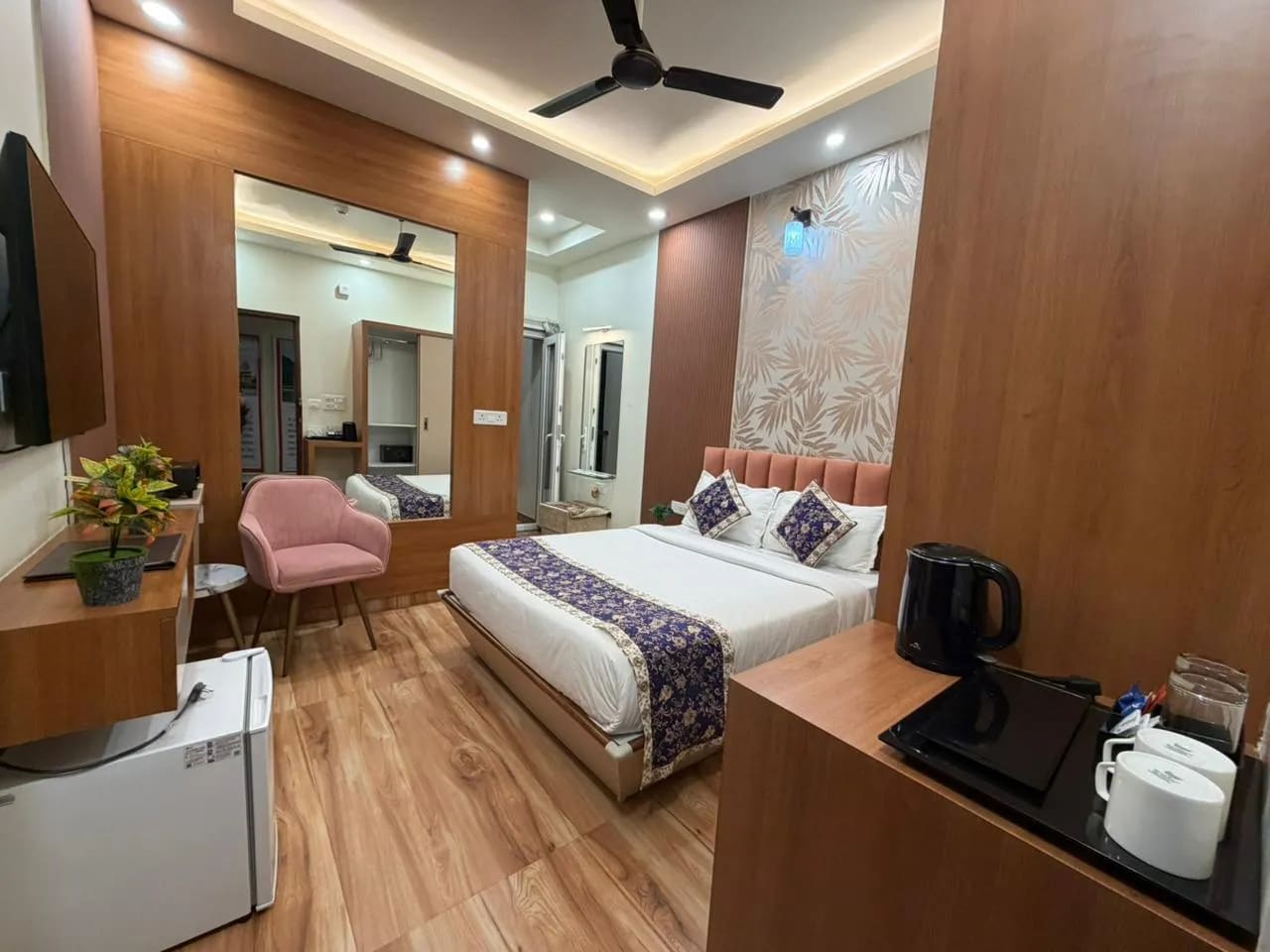 Best Hotel near Benar Road Jaipur with Pool, Restaurant and Banquet Hall — Aanchal Palace Hotel