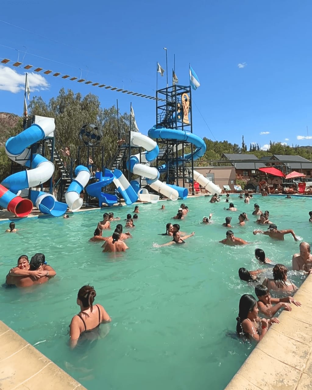 Camping con pileta en valle grande cañon del atuel