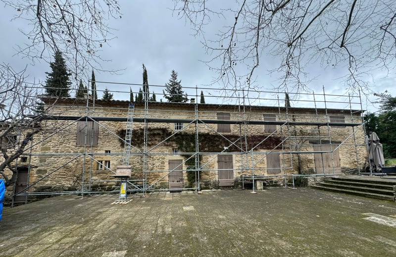 Ravalement de façade en pierre à Châteauneuf-du-Pape (Gard) — Antho Couverture