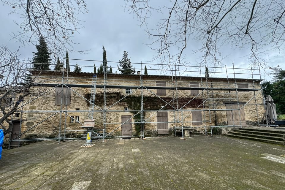 Ravalement de façade en pierre à Châteauneuf-du-Pape (Gard) — Antho Couverture