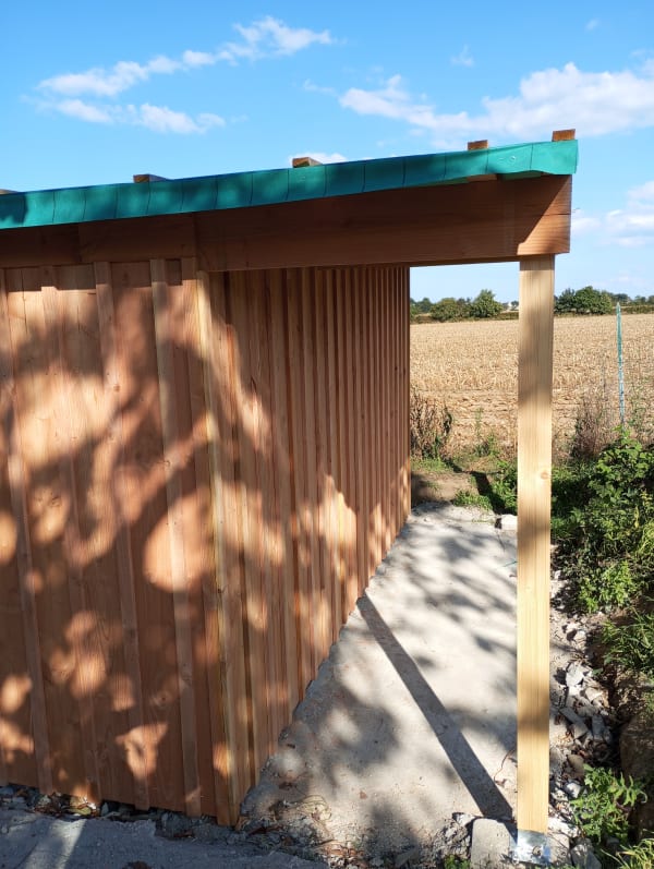 Cabane de jardin avec auvent - Vue 2
